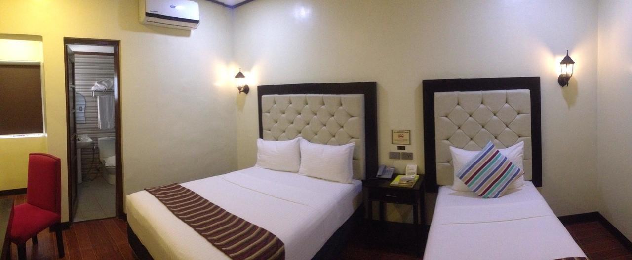 The Ambassador Hotel Tacloban Exterior foto